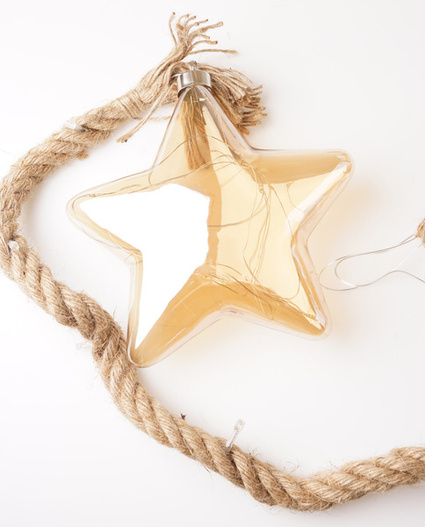 Święcąca gwiazda Led na sznurze ciepłe światło